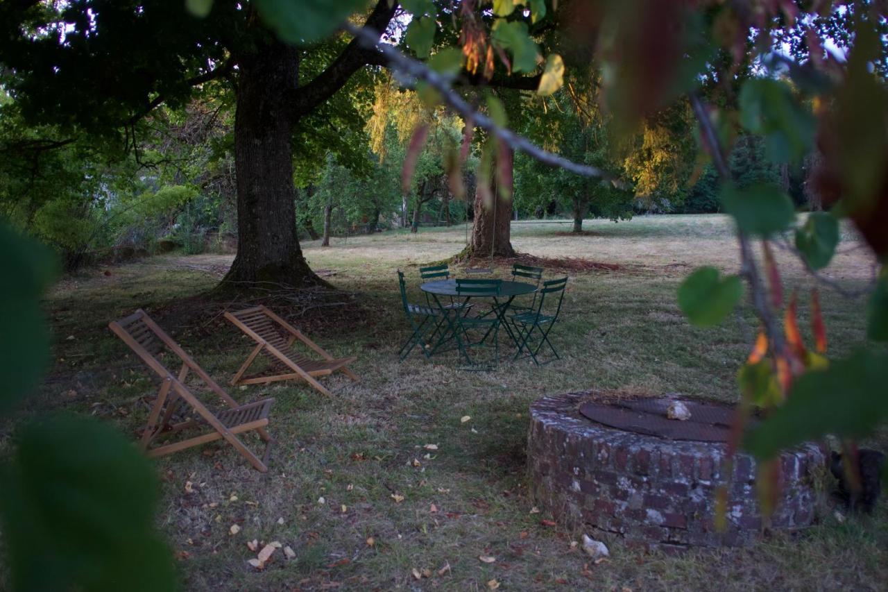 La Petite Maison Dans La Prairie Mézilles Esterno foto