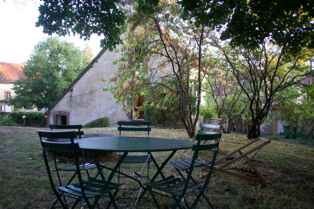 La Petite Maison Dans La Prairie Mézilles Esterno foto