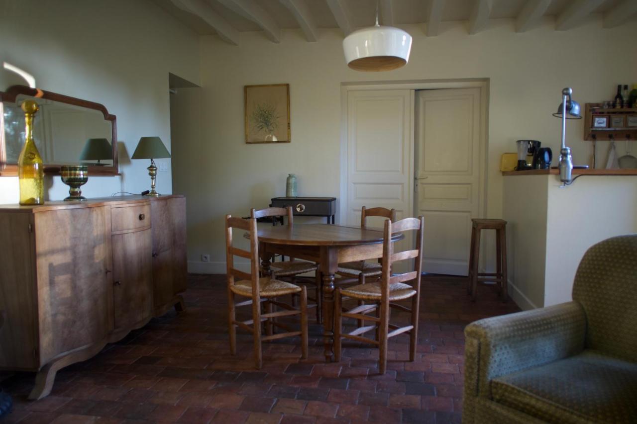 La Petite Maison Dans La Prairie Mézilles Esterno foto