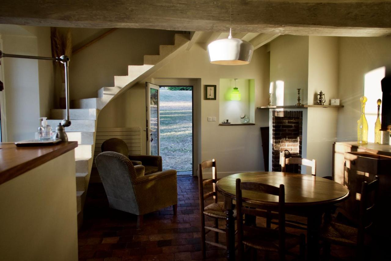 La Petite Maison Dans La Prairie Mézilles Esterno foto